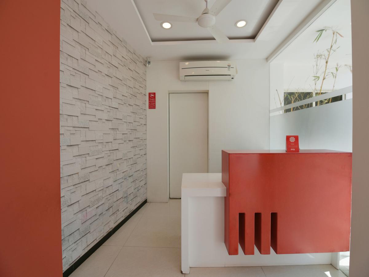 Oyo 963 Hotel Rumaya Ujjain Eksteriør bilde